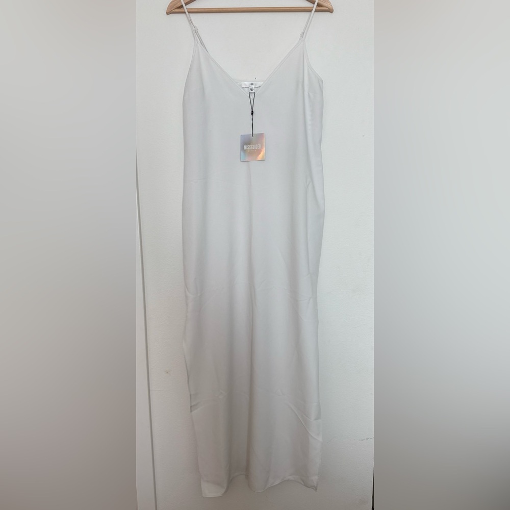 Missguided Cream V-Neck slip dress